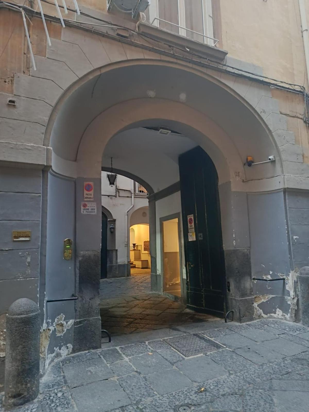 Residence E Appartamenti Bausan Nápoles Exterior foto